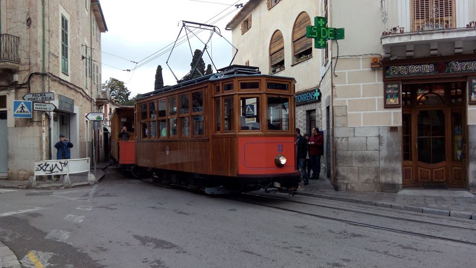 The tram to the port